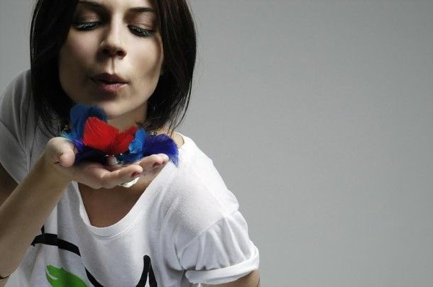 Mary Zander: a dublê de DJ e gata esquenta o gelo de Vanilla Ice no 00 neste sábado (Foto: Divulgação)