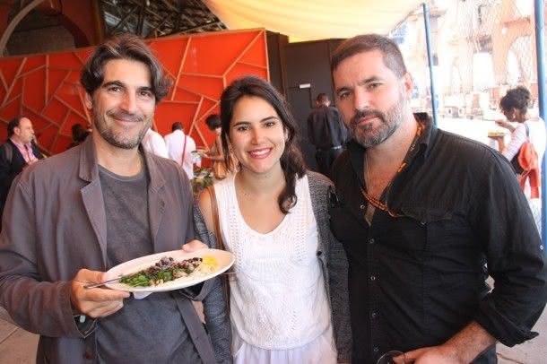 Cristiano (dir.) com amigos (Foto: Zeca Santos)