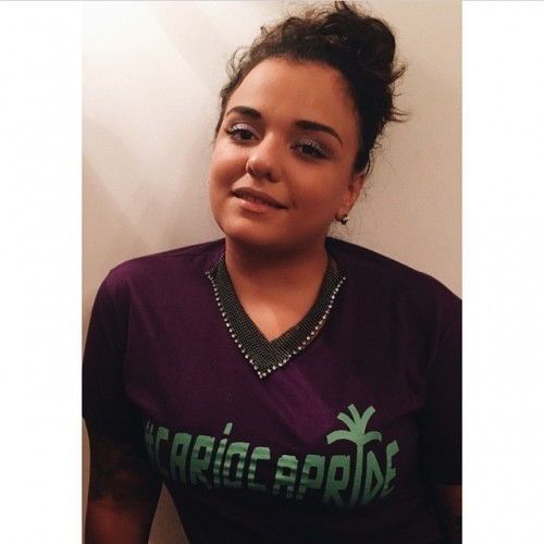 Lela Gomes é a dona da Maô, a marca de camiseta queridinha das celebs