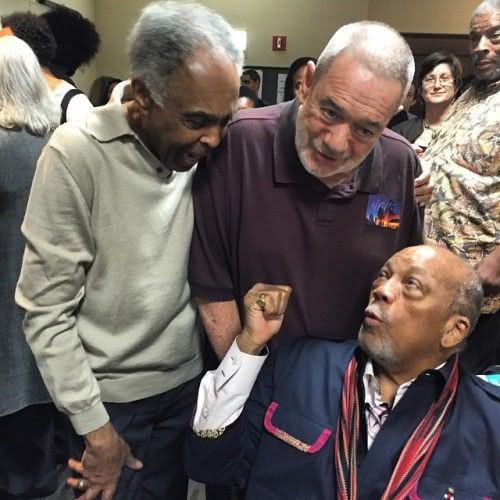 Gil, Airto Moreira e Quincy Jones nos bastidores do show de Los Angeles (Foto: Reprodução Instagram)